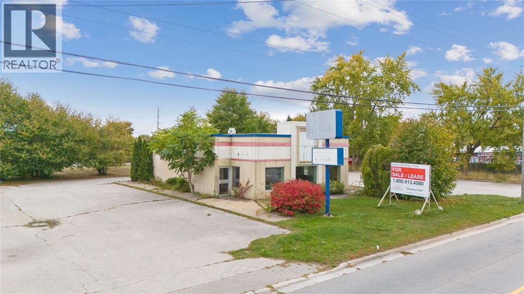 Commercial Lease in Lambton Shores 3