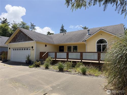 719 Wakina Loop Se, Ocean Shores, WA, 98569-9646 | Card Image