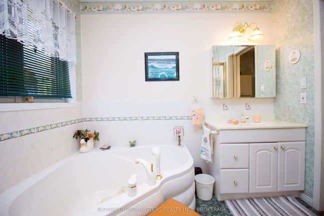 4907 Alex Mclean Lane, House other with 3 bedrooms, 3 bathrooms and 4 parking in Battersea ON | Image 16