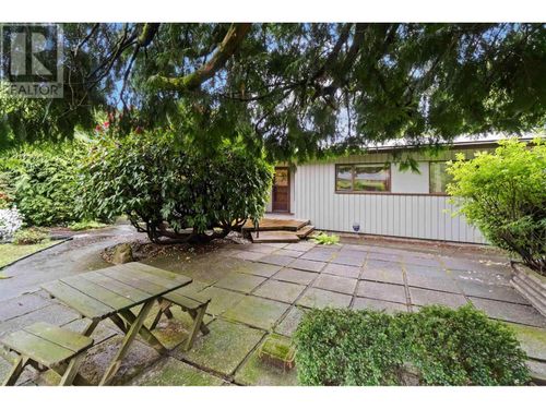944 Stewart Ave, Coquitlam, BC, V3K2N6 | Card Image