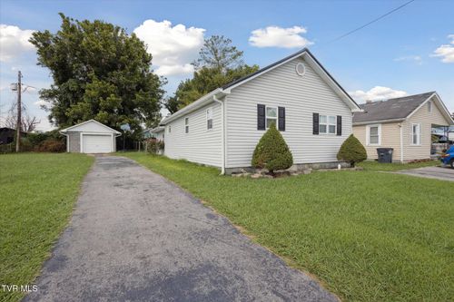 924 Campbell St, Kingsport, TN, 37660-3902 | Card Image