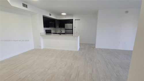 apt-104-2021 Renaissance Blvd, Miramar, FL, 33025-5677 | Card Image