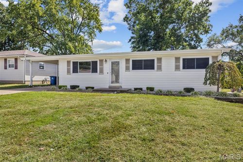 15 Park Dr, Saint Charles, MO, 63303-3607 | Card Image