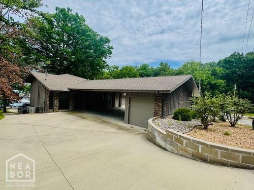 36 Winnebago Cir, Cherokee Village, AR, 72529-4103 | Card Image