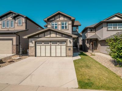 27 Moonlight Blvd W, House detached with 3 bedrooms, 2 bathrooms and 4 parking in Lethbridge AB | Image 2