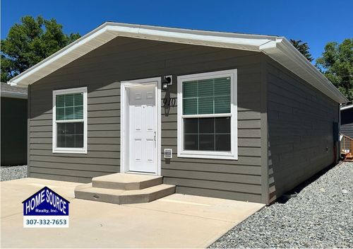 910 Lincoln St, Lander, WY, 82520-2738 | Card Image