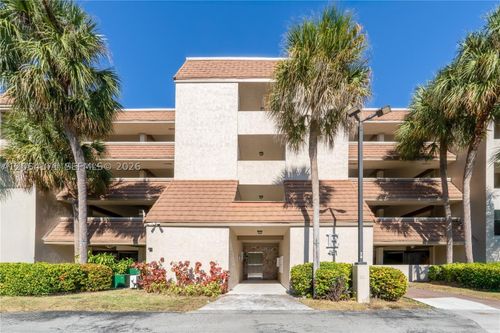 202-5-491 Ives Dairy Rd, Miami, FL, 33179-5485 | Card Image