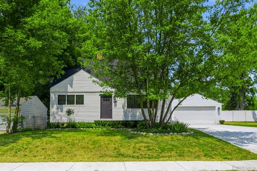 4166 Grayton Dr, Waterford, MI, 48328-3425 | Card Image