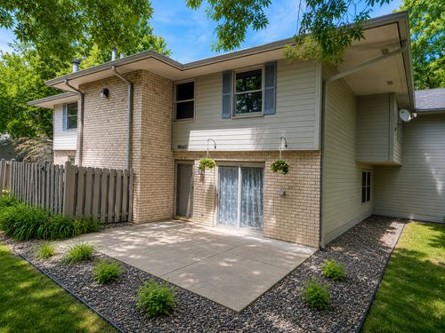 18661 Clear View Ct, Minnetonka, MN, 55345-6087 | Card Image