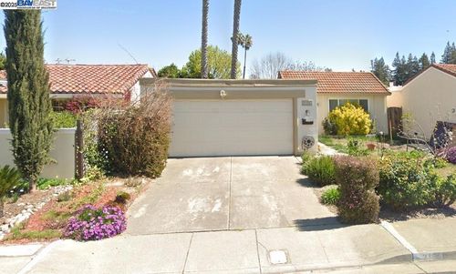 2155 Goldcrest Cir, Pleasanton, CA, 94566-5426 | Card Image