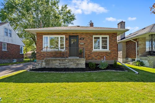 158 Homewood Ave, Port Colborne, ON, L3K5M3 | Card Image
