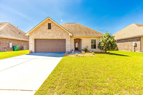 131 Cesare Dr, Thibodaux, LA, 70301-1102 | Card Image