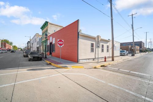 117 S 3rd St, Watertown, WI, 53094-4501 | Card Image