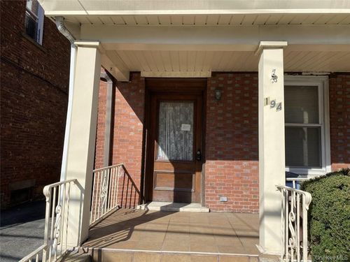 194 Webster Ave, New Rochelle, NY, 10801-6156 | Card Image