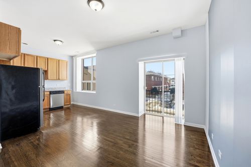 apt-107-2451 W Howard St, Chicago, IL, 60645-1535 | Card Image