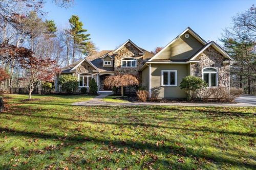 10 Northview Ter, Hooksett, NH, 03106-1727 | Card Image