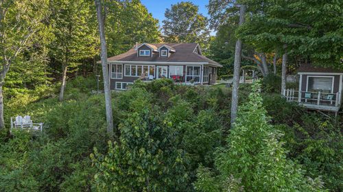 3190 Lakeview Dr, Beulah, MI, 49617-9697 | Card Image