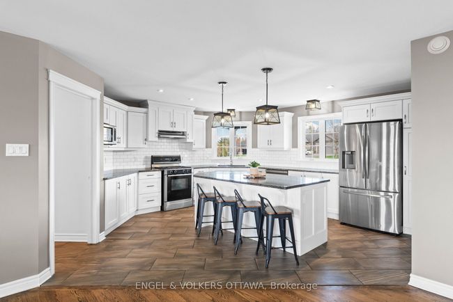 5567 Lombardy Dr, House other with 4 bedrooms, 3 bathrooms and 10 parking in Osgoode ON | Image 5