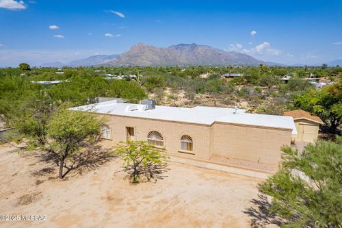 7300 N Paseo Ronceval, Tucson, AZ, 85704-1338 | Card Image