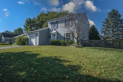 800 Indian Wells Circle, House other with 3 bedrooms, 1 bathrooms and 1 parking in Elgin IL | Image 1