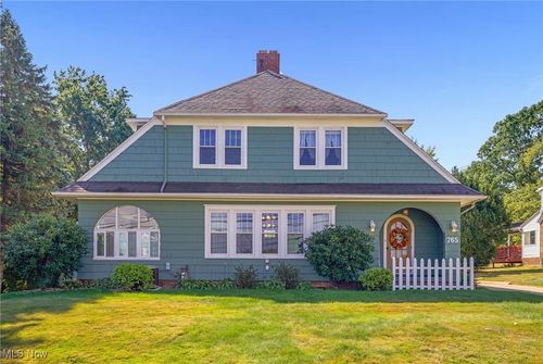 765 Broad St, Wadsworth, OH, 44281-2364 | Card Image