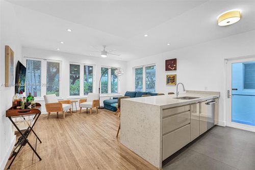 apt-1-1018 Meridian Ave, Miami Beach, FL, 33139-8315 | Card Image