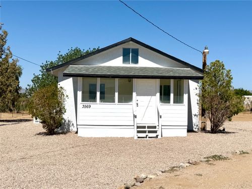 3569 N Maverick Rd, Golden Valley, AZ, 86413-8447 | Card Image