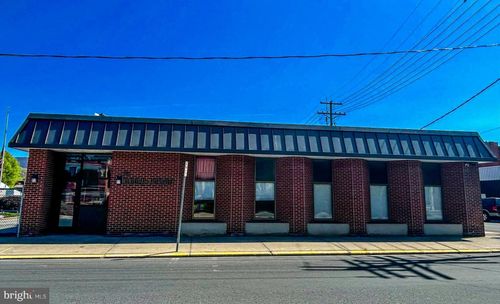 70 Chestnut St, LEWISTOWN, PA, 17044-2216 | Card Image