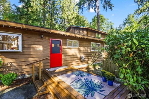 1910 220th Ave Se, Sammamish, WA, 98075-7163 | Card Image