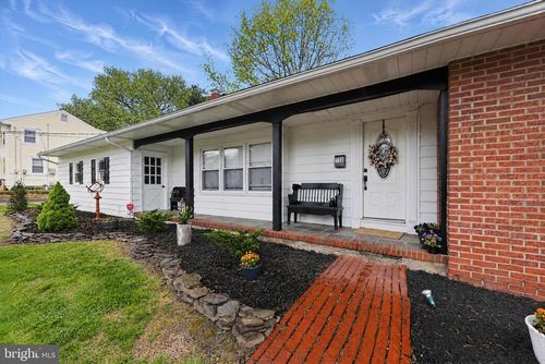 132 S Columbia St, WOODBURY, NJ, 08096-2111 | Card Image