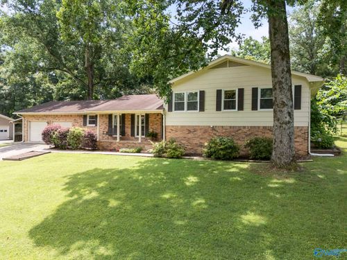 218 Beaver Run Dr, Madison, AL, 35758-7877 | Card Image