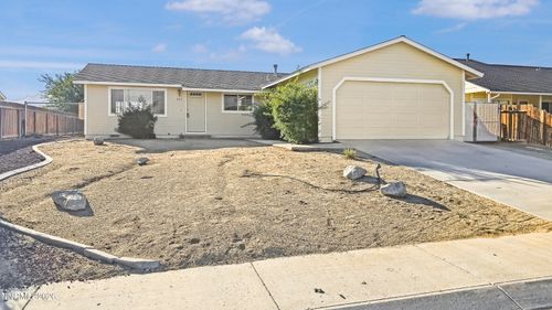 577 Yellow Jacket Rd, Dayton, NV, 89403-8091 | Card Image