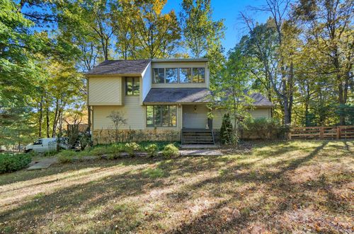 211 Pembroke Ln, Granville, OH, 43023-1095 | Card Image