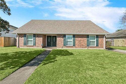 17 Everglades St, Kenner, LA, 70065-1043 | Card Image