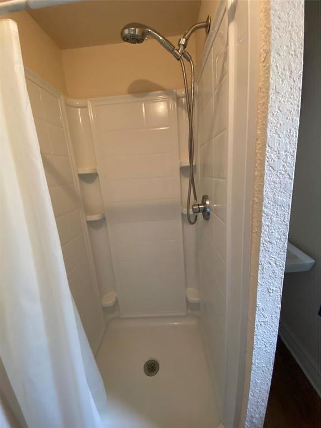450 Matagorda St, Home with 1 bedrooms, 1 bathrooms and null parking in Matagorda TX | Image 12