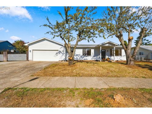 1424 T St, Springfield, OR, 97477-2425 | Card Image