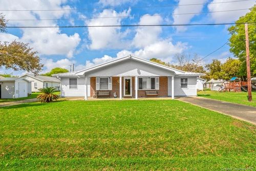 206 S 2nd St, Gueydan, LA, 70542-4414 | Card Image