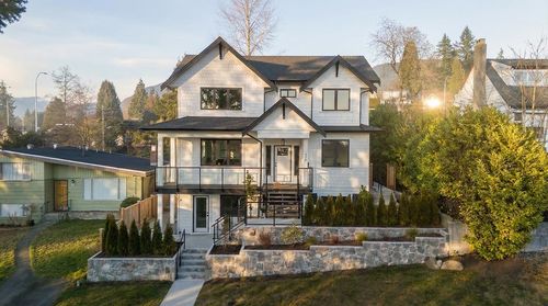 338 W 24th St, North Vancouver, BC, V7M2C6 | Card Image