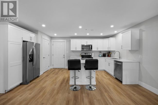 201 - 18 Gilbert Dr, Condo with 1 bedrooms, 1 bathrooms and null parking in East Royalty PE | Image 9