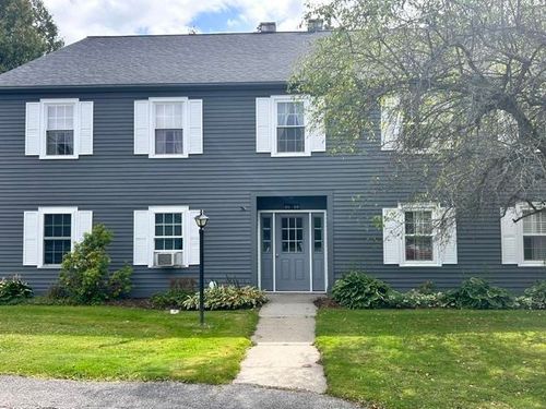86-86 Twin Oaks Ter, South Burlington, VT, 05403-7169 | Card Image