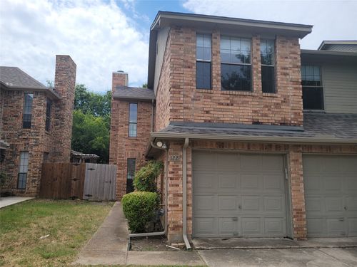 1221 W Hudgins St, Grapevine, TX, 76051-5195 | Card Image