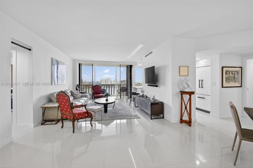 2404-3000 Island Blvd, Aventura, FL, 33160-4923 | Card Image