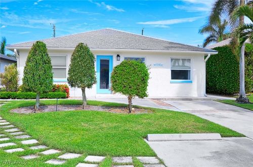 827 100th Ave N, Naples, FL, 34108-2241 | Card Image