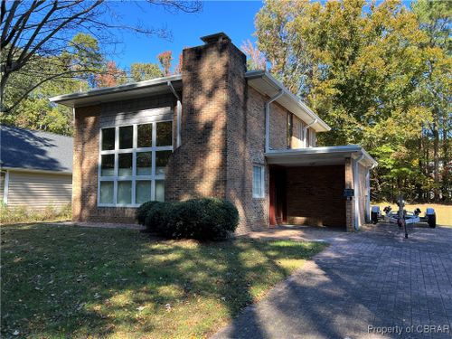 88 Woodland Dr, Hartfield, VA, 23071-2081 | Card Image