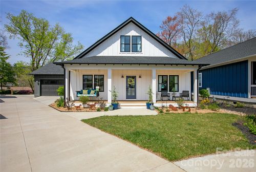 71 Hidden Pond Ln, Brevard, NC, 28712-0638 | Card Image