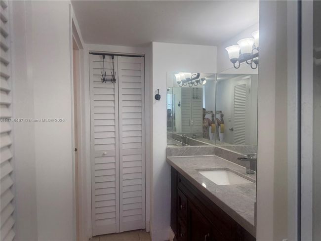 APT-408 - 2450 Ne 135 Th St, Condo with 1 bedrooms, 1 bathrooms and null parking in North Miami FL | Image 7