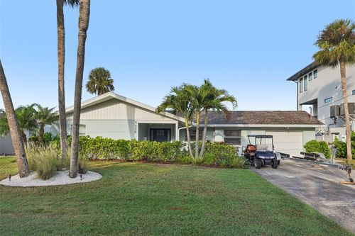3956 Shore Acres Blvd Ne, ST PETERSBURG, FL, 33703-5404 | Card Image