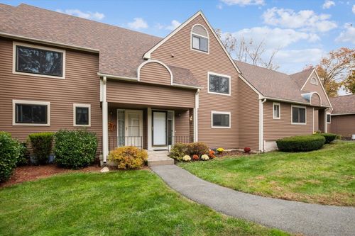 11-11 Mallard Cir, Tariffville, CT, 06081-9673 | Card Image