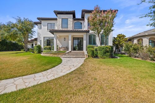 34 Autumn Oaks Dr, The Hills, TX, 78738-1409 | Card Image