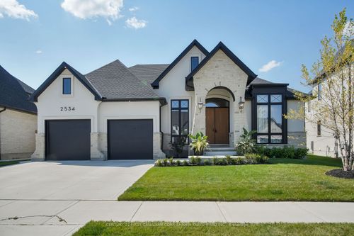 2534 Kains Rd, London, ON, N6K0K9 | Card Image